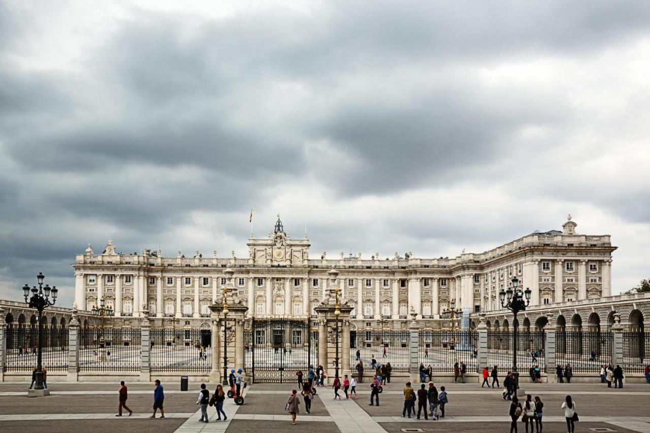 Apartamentos Felipe IV Plaza Mayor Madrid Exterior photo